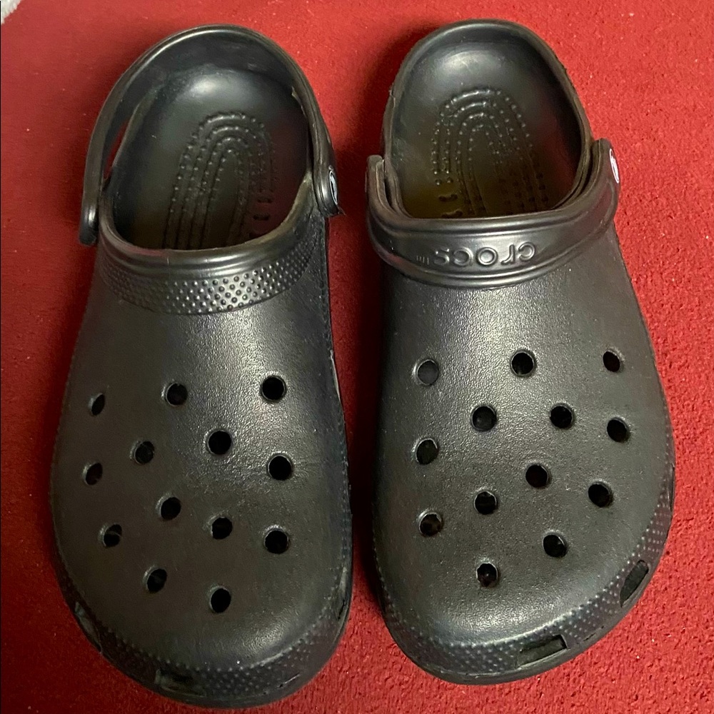Classic black crocs